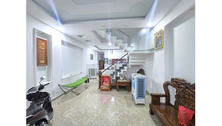 Siêu Phẩm 3 Tầng Hẻm Xe Hơi 99m2_5*20 Chỉ 7 tỷxx Hồ Bá Phấn Phước Long A Quận 9 Quá Ngon